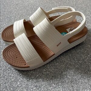 Reef Women's Water Vista sandals size 6